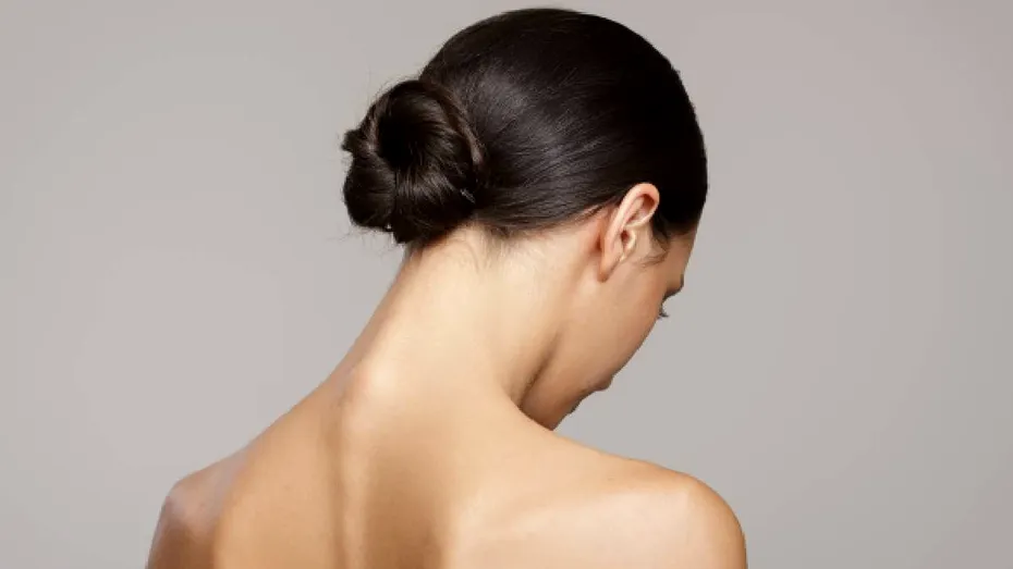 Cocul perfect neted rămâne în tendințe. Cum obții acasă un „sleek bun” elegant